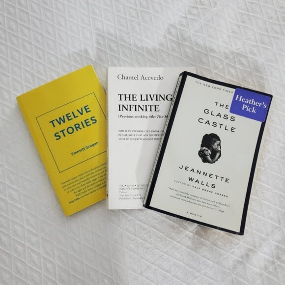 books Other - Novel Bundle x3